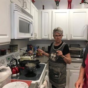 Meet your Posher, Lori